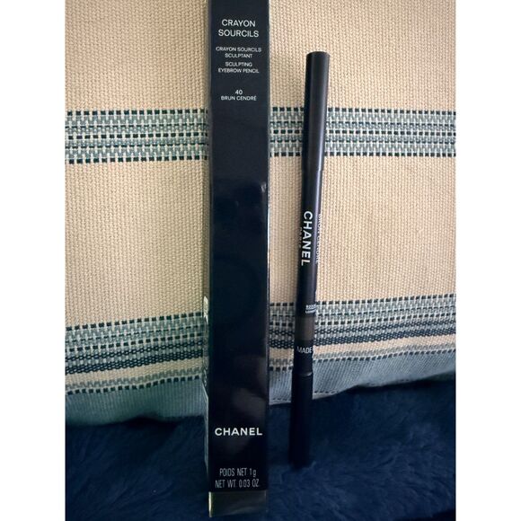 NIB CHANEL CRAYON SOURCILS Sculpting Eyebrow Pencil 40 Brun Cendre - Picture 3 of 9